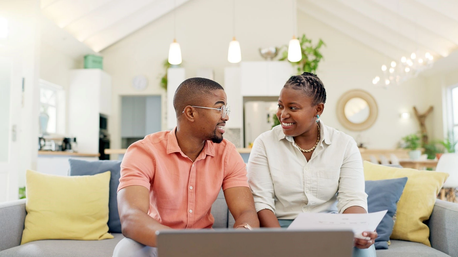 couple applying for a loan with ACE